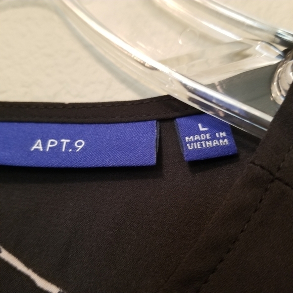 Apt.9 Women's L Blouse Black with muticolor design - Picture 3 of 6